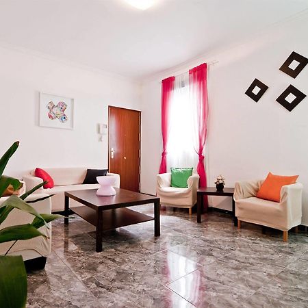 Apartamentos Aqui Me Quedo Madrid Esterno foto