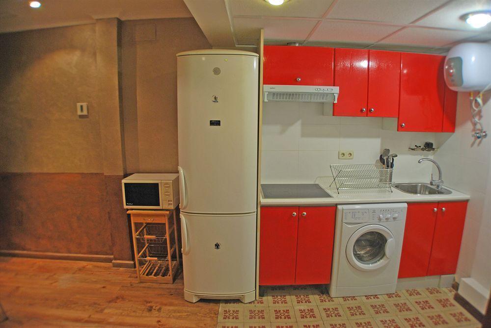 Apartamentos Aqui Me Quedo Madrid Esterno foto