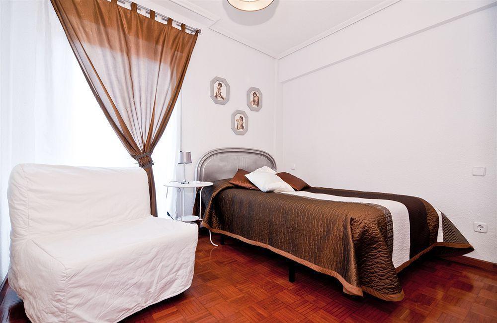 Apartamentos Aqui Me Quedo Madrid Esterno foto