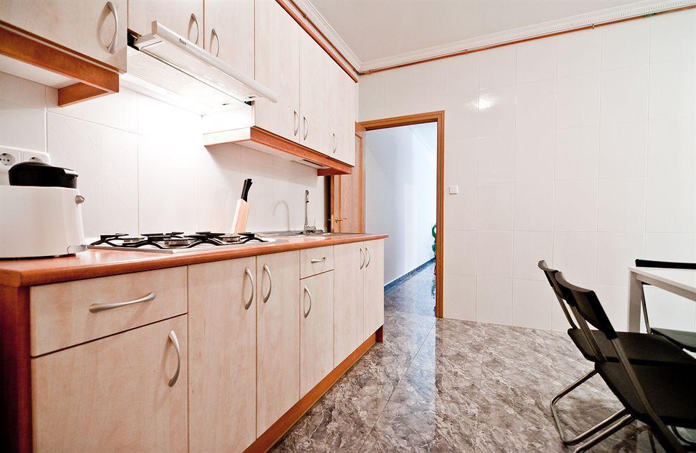 Apartamentos Aqui Me Quedo Madrid Esterno foto