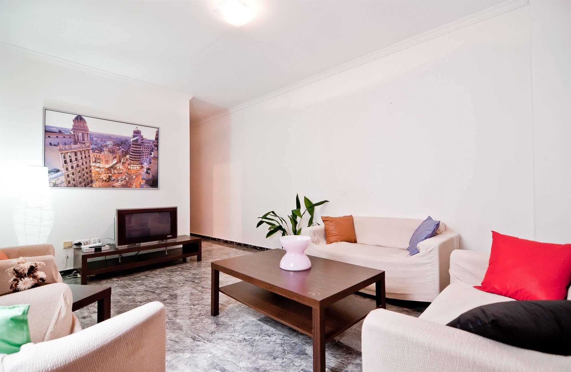 Apartamentos Aqui Me Quedo Madrid Esterno foto