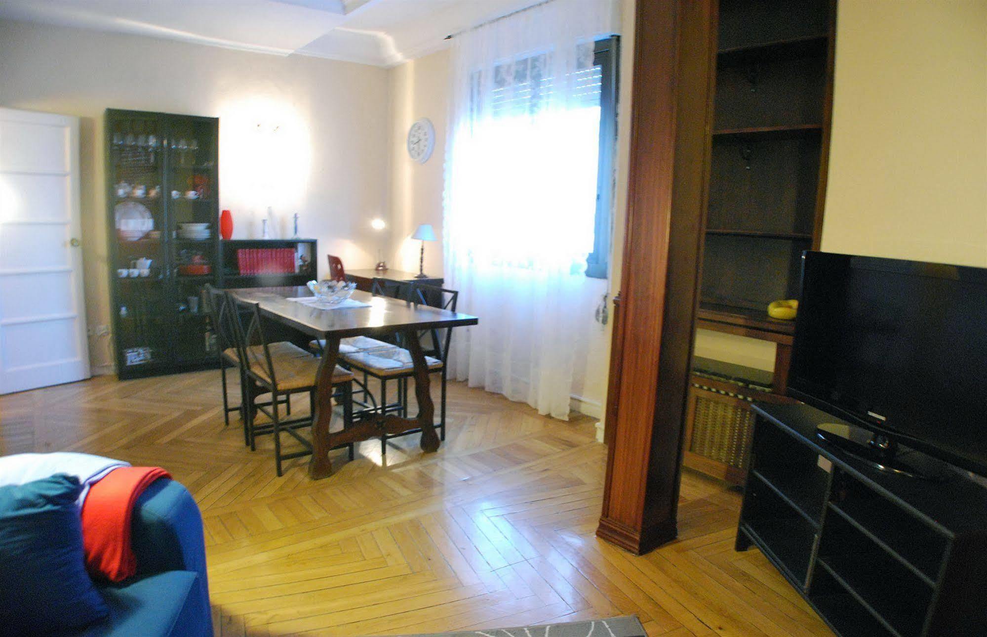 Apartamentos Aqui Me Quedo Madrid Esterno foto