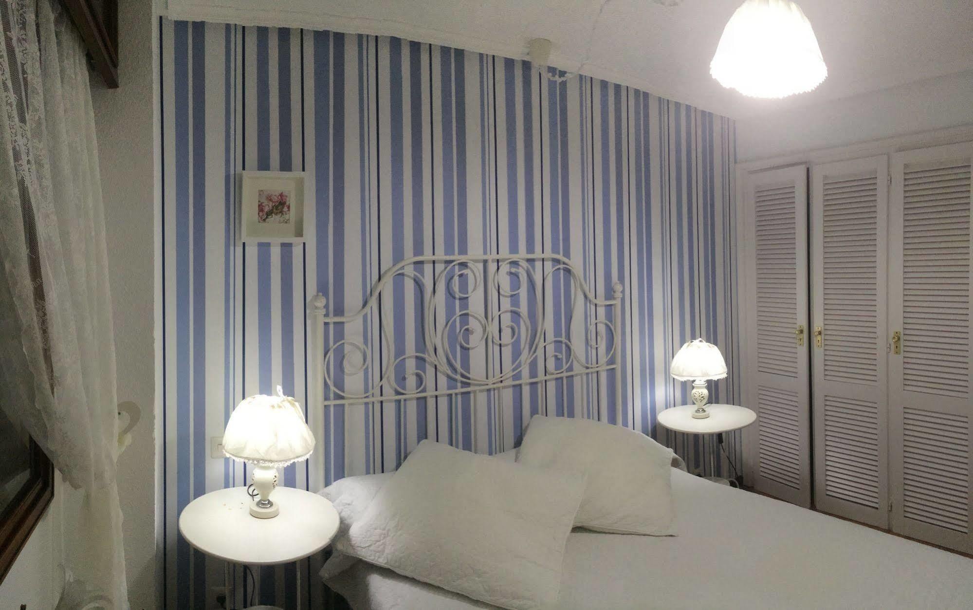 Apartamentos Aqui Me Quedo Madrid Esterno foto