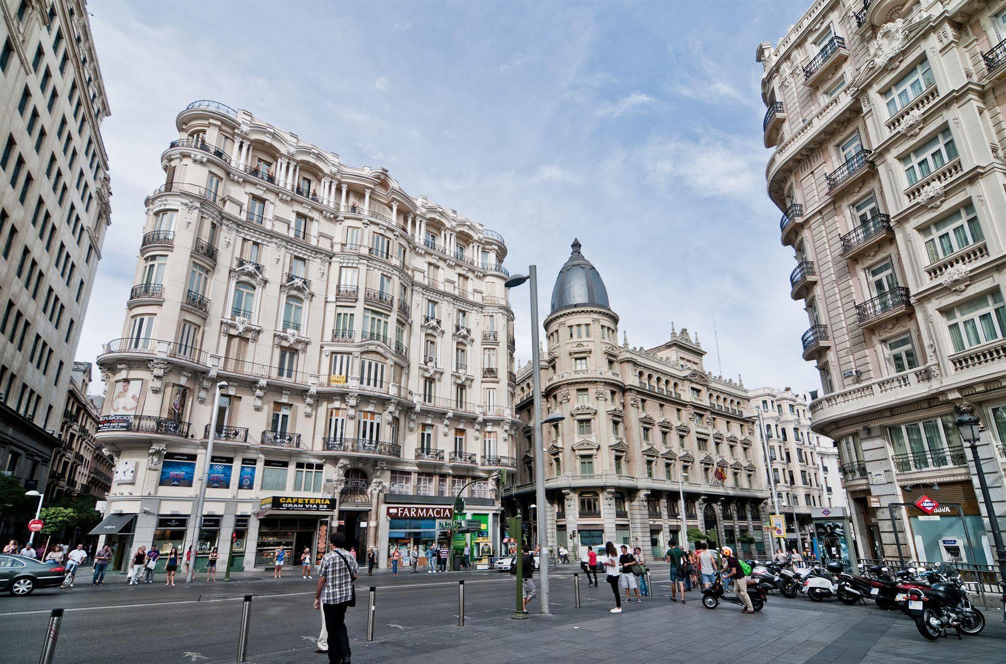 Apartamentos Aqui Me Quedo Madrid Esterno foto